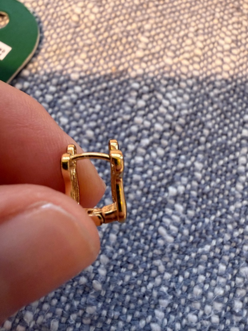 Anthropologie Gold M Drop Earrings on Green Heart Display - Picture 4 of 8